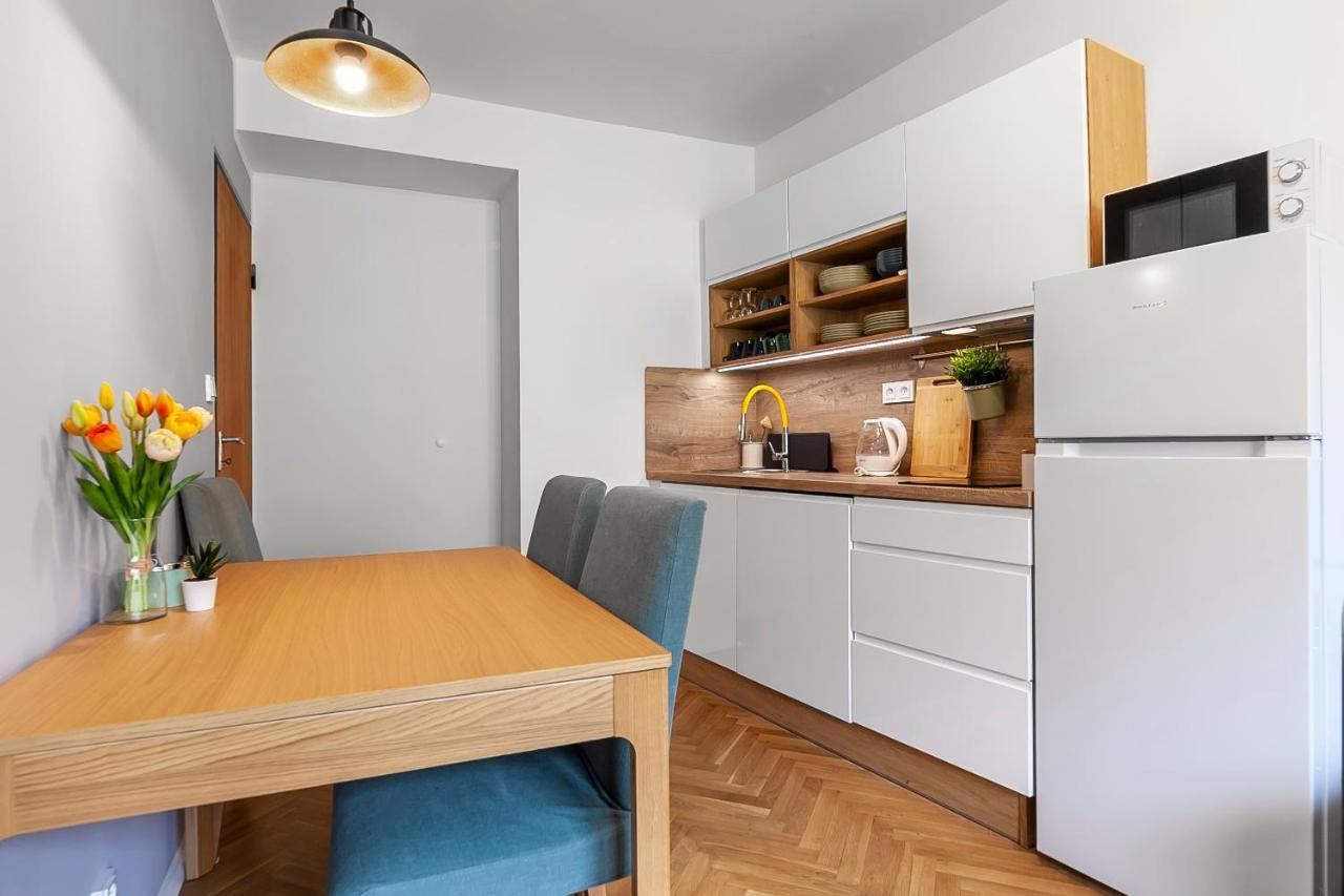 Popular Location / Street View / 4 Ppl / Netflix Apartment Prague Ngoại thất bức ảnh