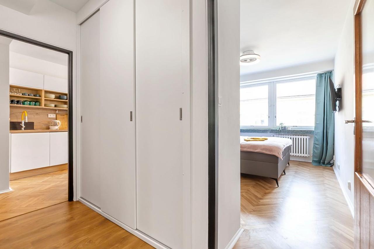 Popular Location / Street View / 4 Ppl / Netflix Apartment Prague Ngoại thất bức ảnh
