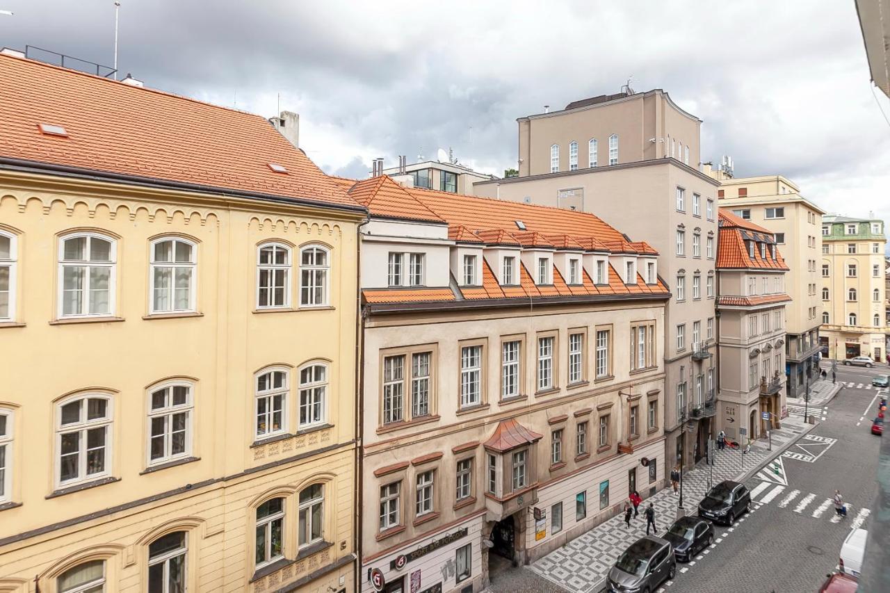 Popular Location / Street View / 4 Ppl / Netflix Apartment Prague Ngoại thất bức ảnh