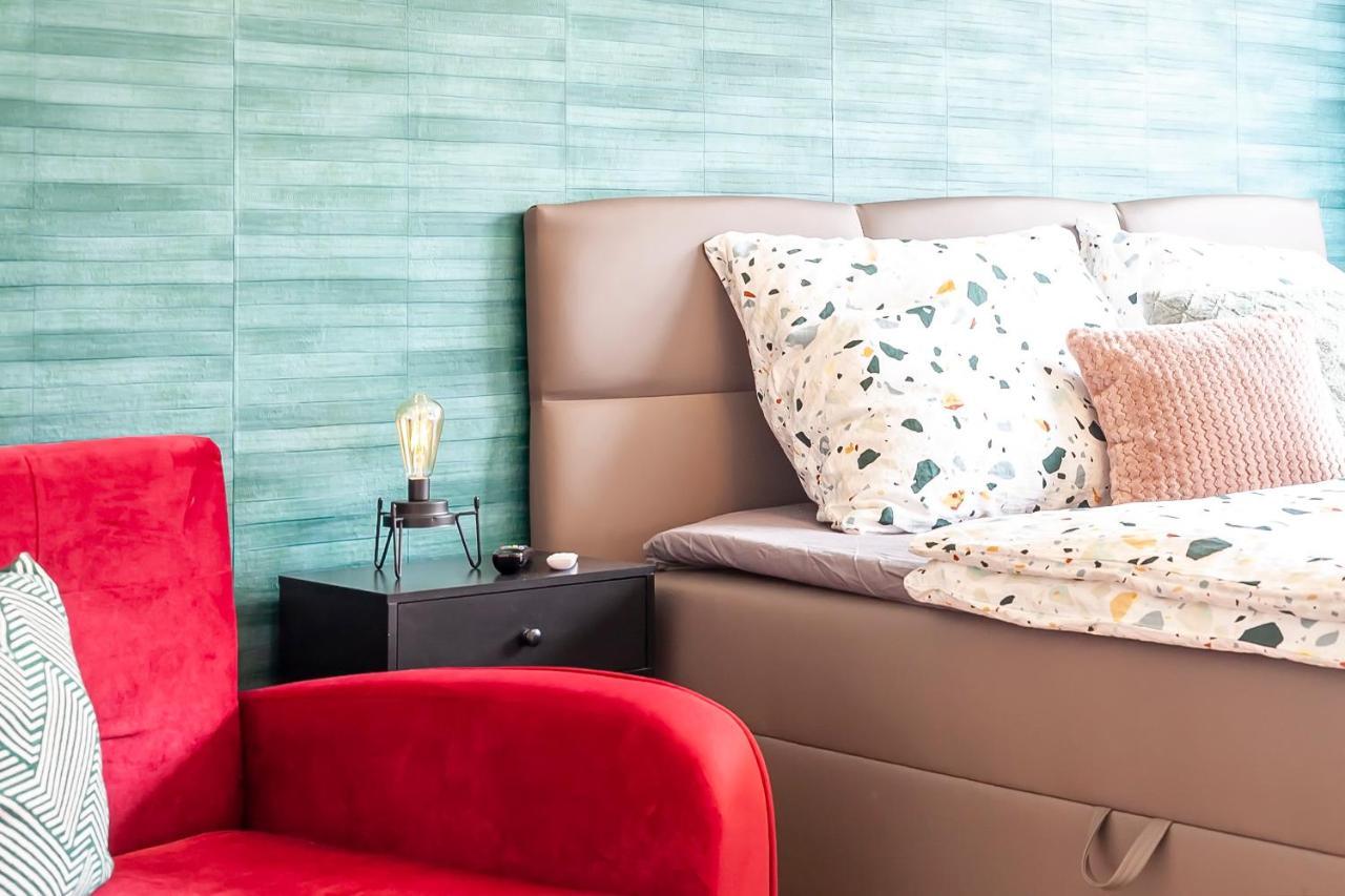 Popular Location / Street View / 4 Ppl / Netflix Apartment Prague Ngoại thất bức ảnh